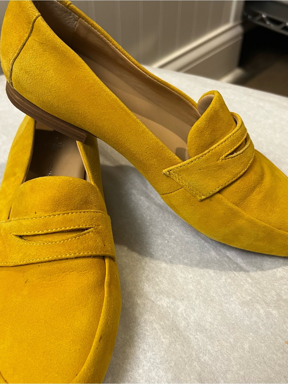 Antonio Melani Suede penny loafers in mustard yellow size 7 1/2 - Picture 3 of 12